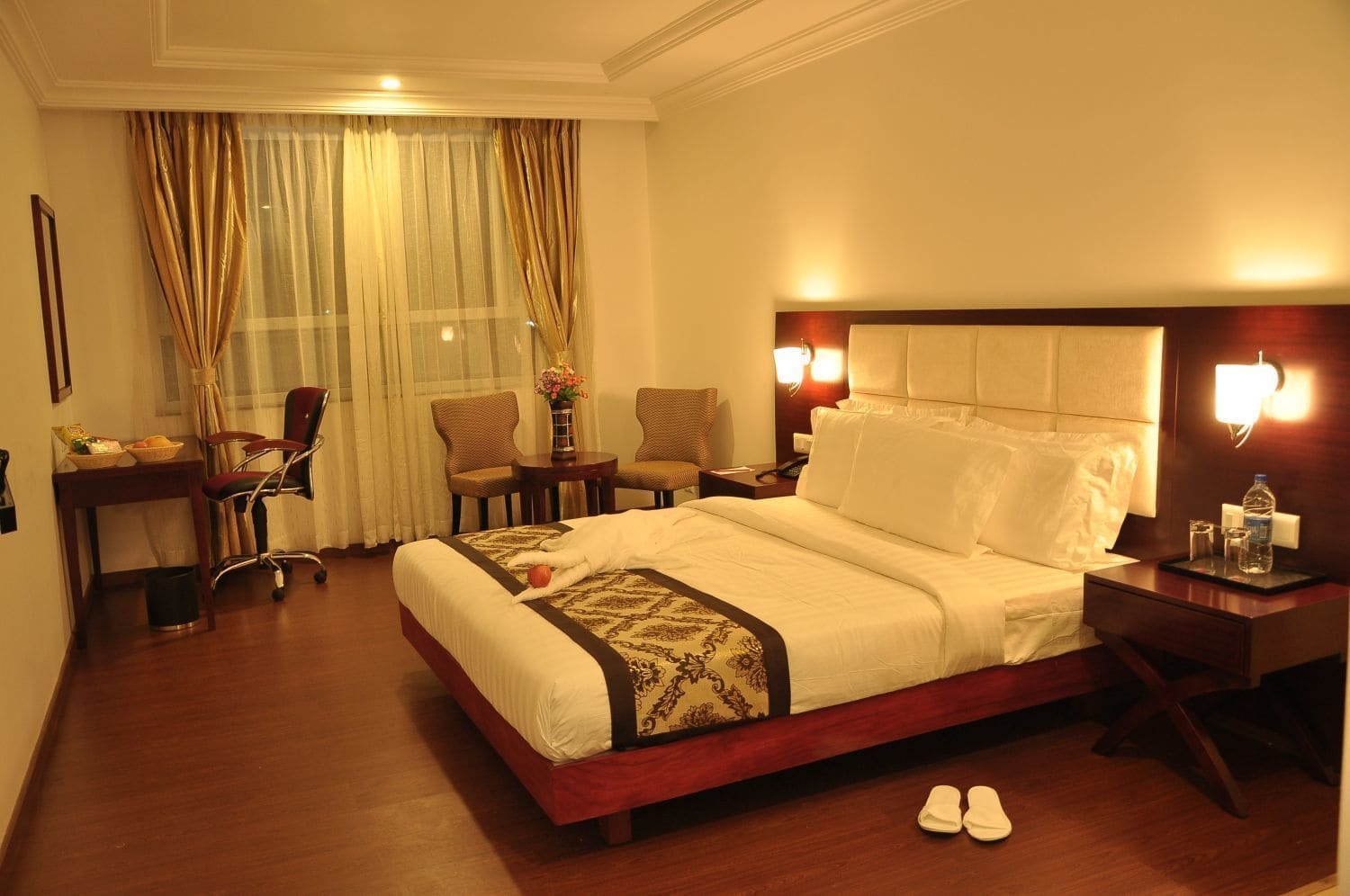 Grand Clarks Inn Badami Exteriér fotografie