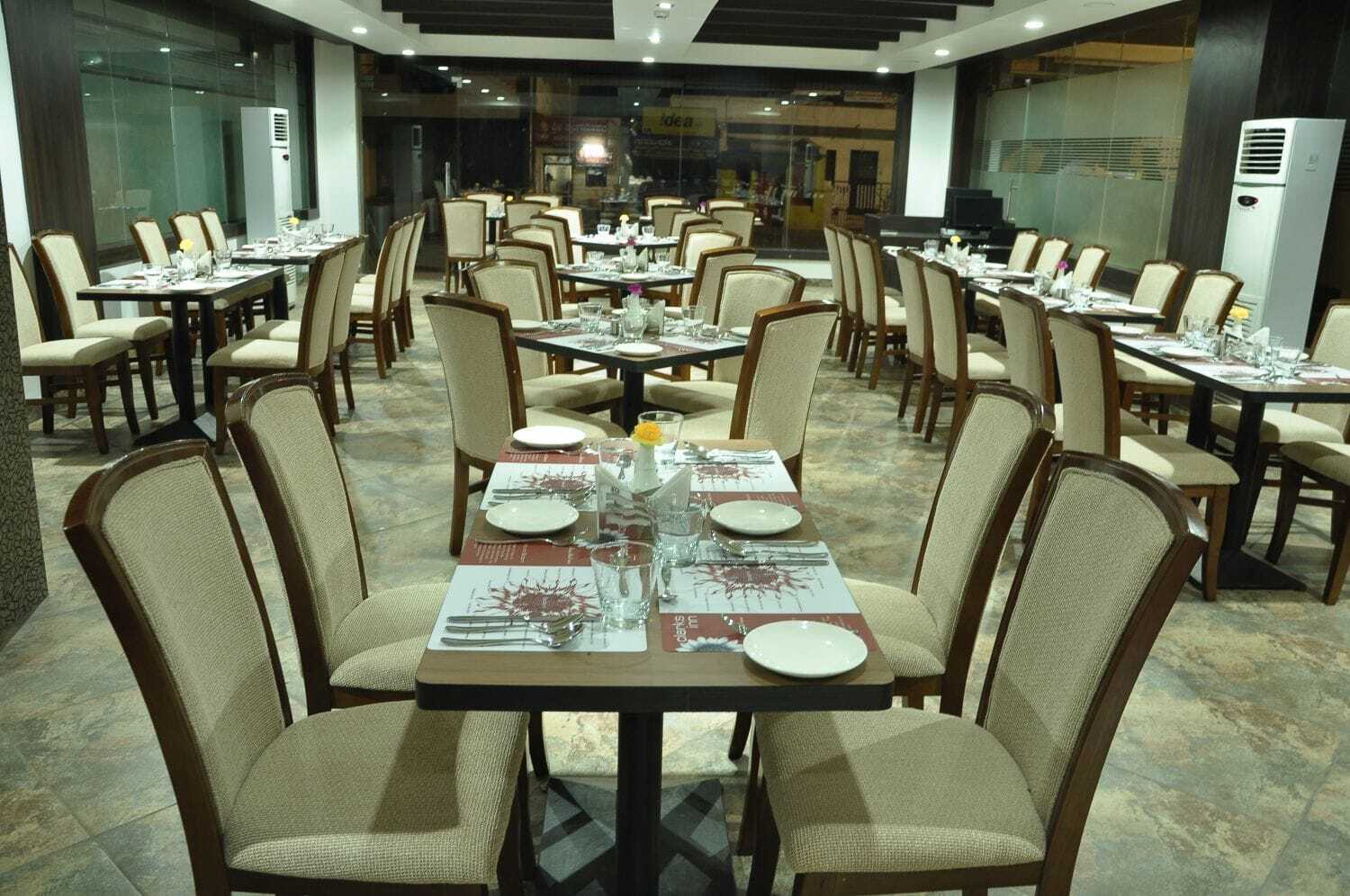 Grand Clarks Inn Badami Exteriér fotografie